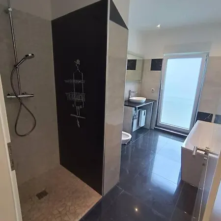 아파트 Big Comfort Incl Carcharger 겔젠키르헨